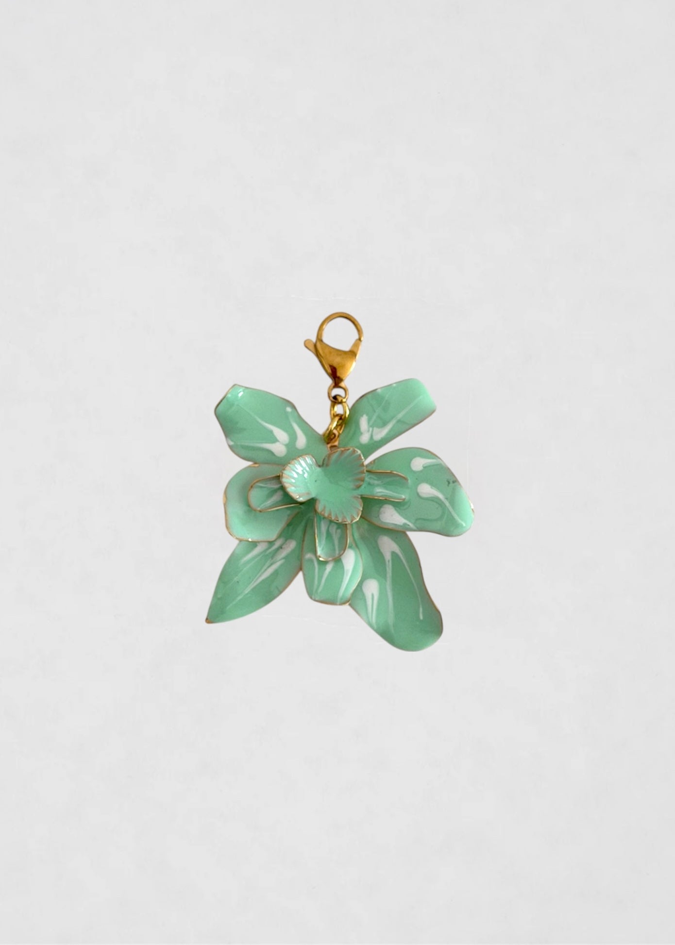Charm Flor Verde agua