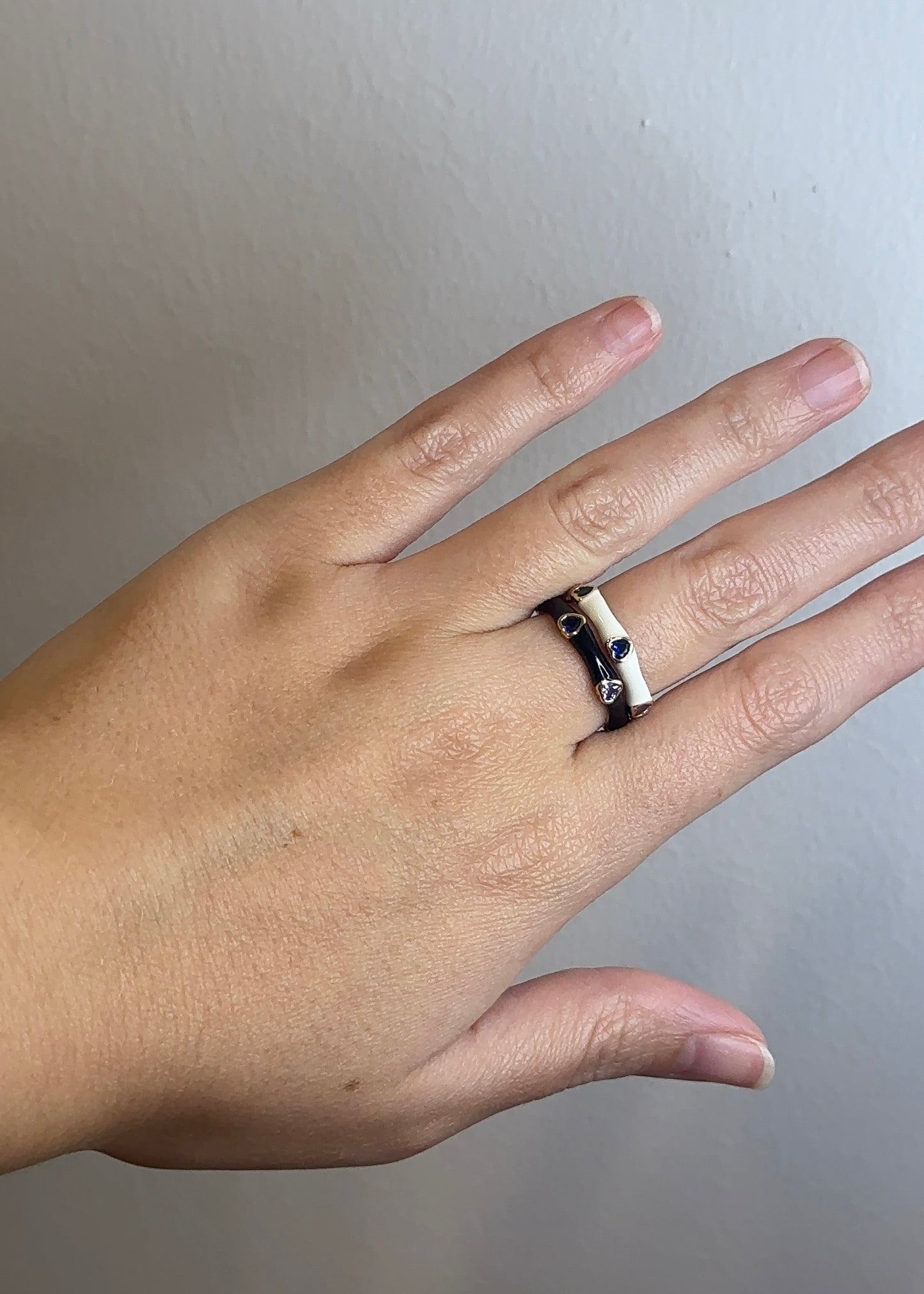Anillo blanco roto