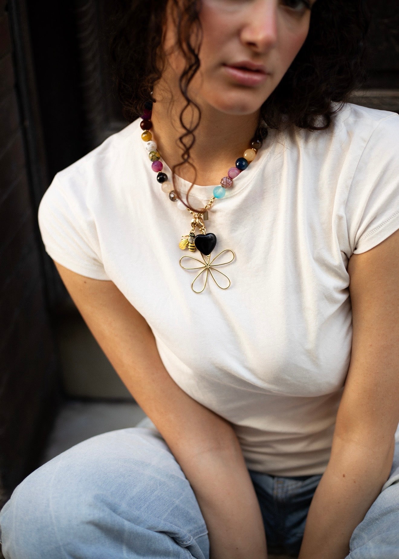 Mitad Collar Piedras de colores