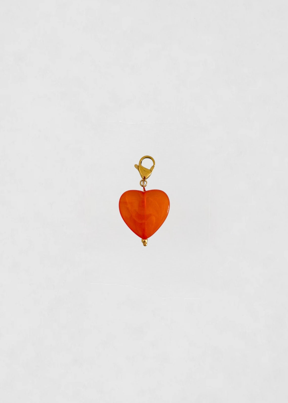 Charm Corazón naranja
