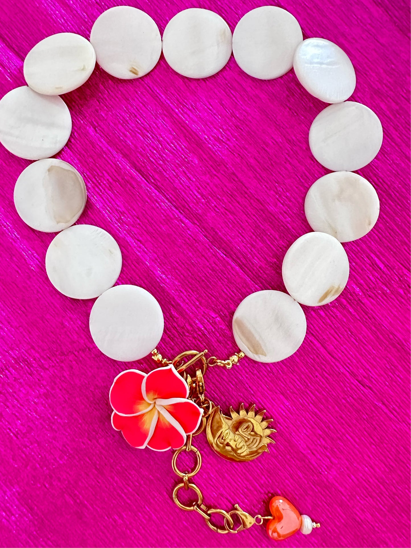 Collar Lunar de nácar