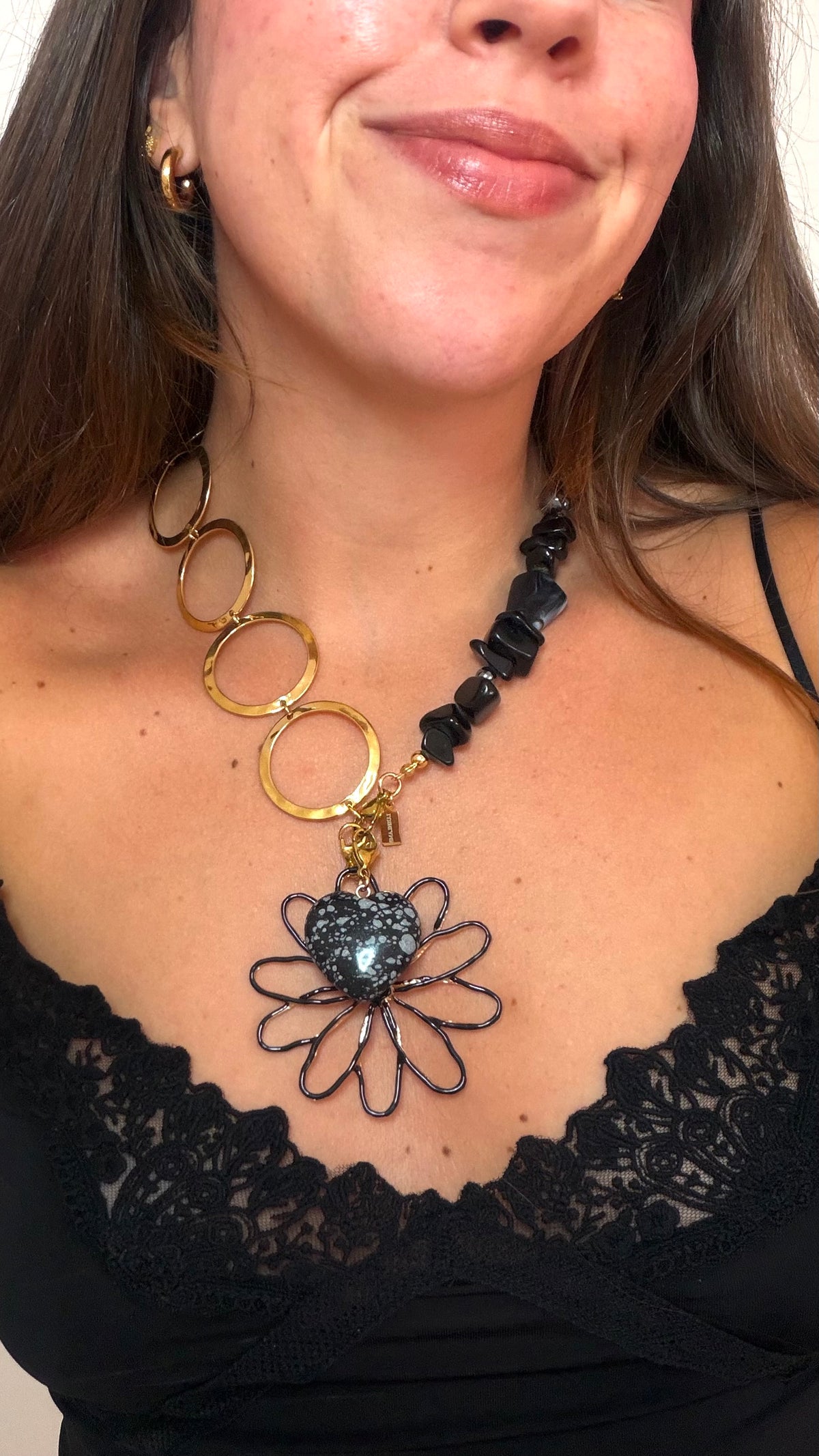 Charm Maxi Flor Negra