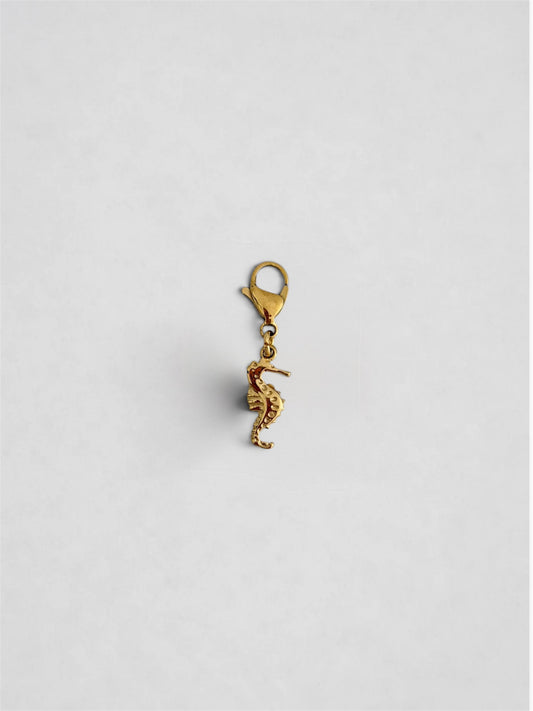 Charm Mini caballito de mar dorado