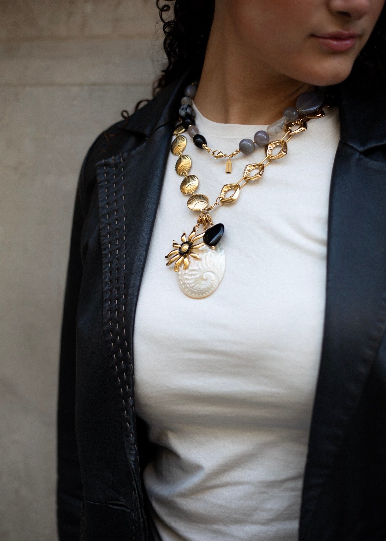 Mitad Collar Nebulosa