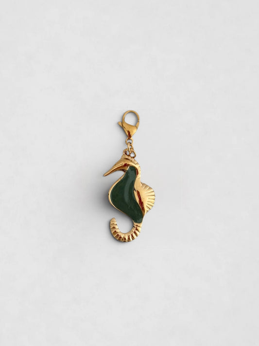 Charm Caballito de mar verde agua