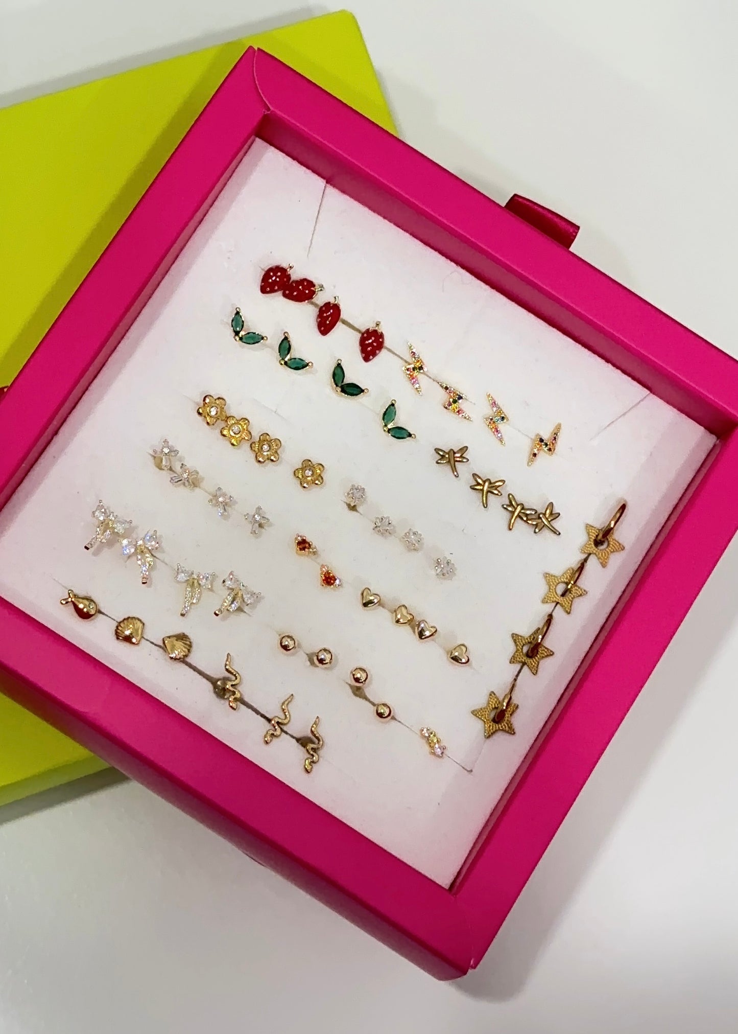 Pendientes piercing perla dorada