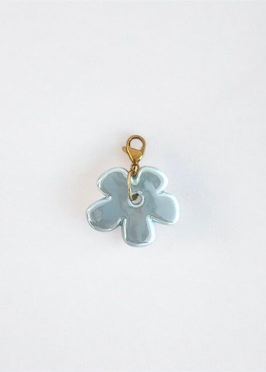 Charm Flor Cerámica Celeste