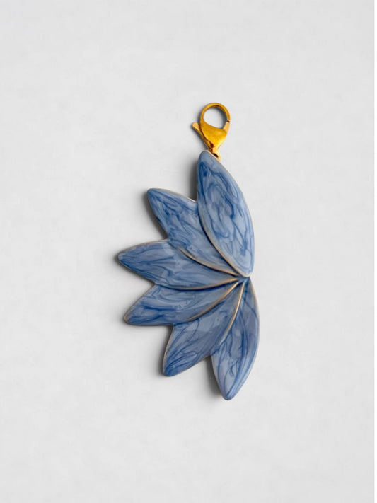 Charm Pétalos celestes