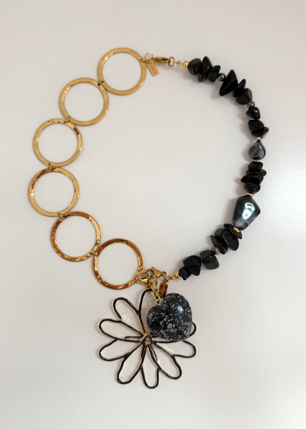 Charm Maxi Flor Negra