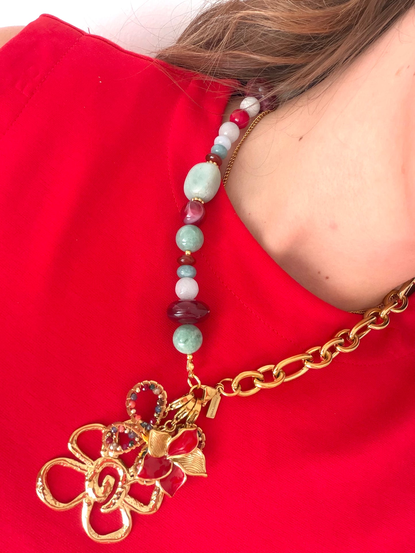 Mitad Collar Larimar con borgoña